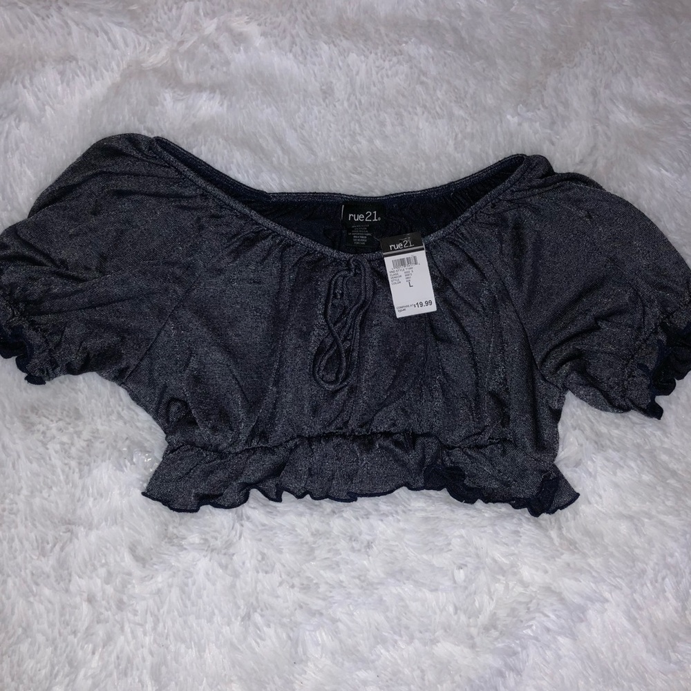 🆕Rue21 Off shoulders ruffled crop top